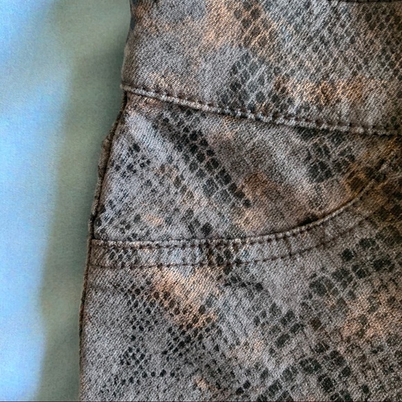 Level 99 Janice Ultra Skinny Snake Print Jeans - Picture 5 of 7